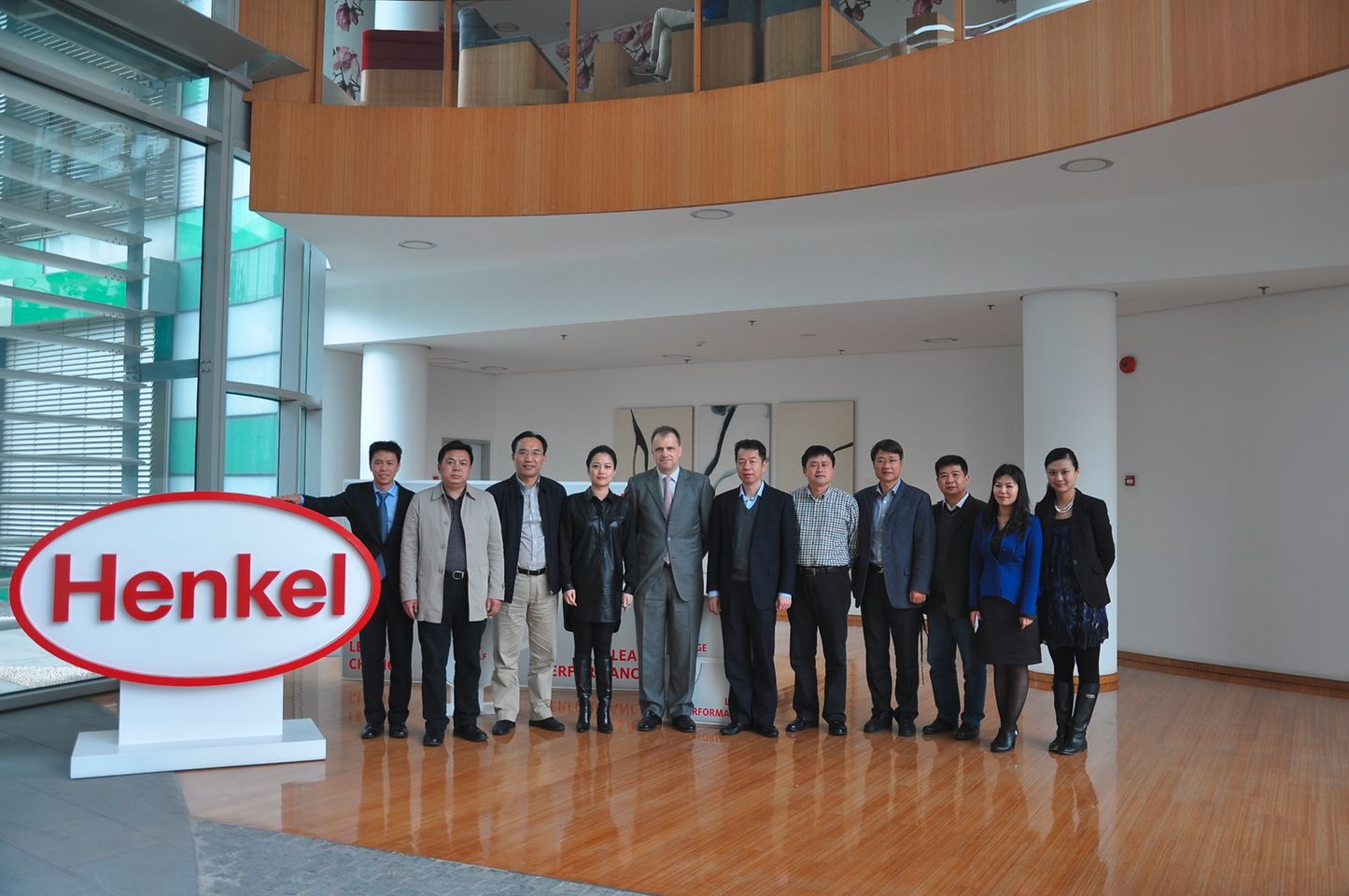 Secretary General of CPF Ao Wennan and senior Henkel adhesives executives led by Thomas Auris (VP Asia-Pacific & Global Head of Non Woven & Shoe Business) hosted the CPF Audit meeting to become the official “China Packaging Training Base” of CPF.