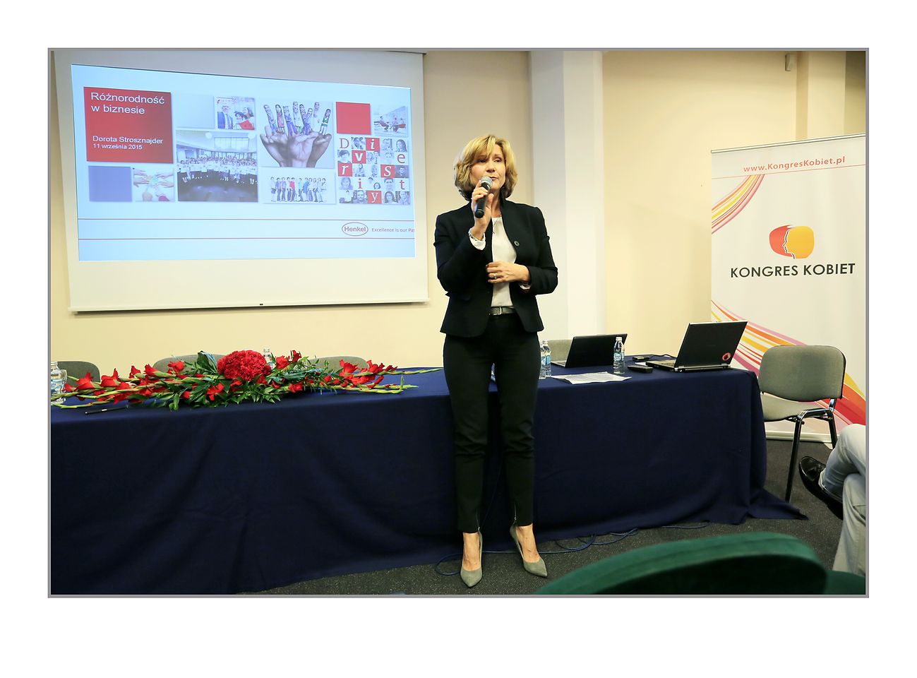 Dorota Strosznajder, pełnomocnik zarządu ds. odpowiedzialności społecznej w Henkel Polska, opowiada podczas VII Kongresu Kobiet o doświadczeniach firmy w zakresie wspierania i realizacji idei różnorodności 