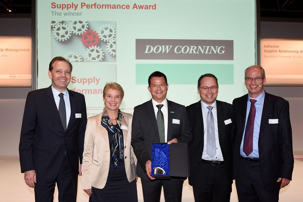 2015-11-18-bild-2-supplier-awards-2015-dow-corning.jpg