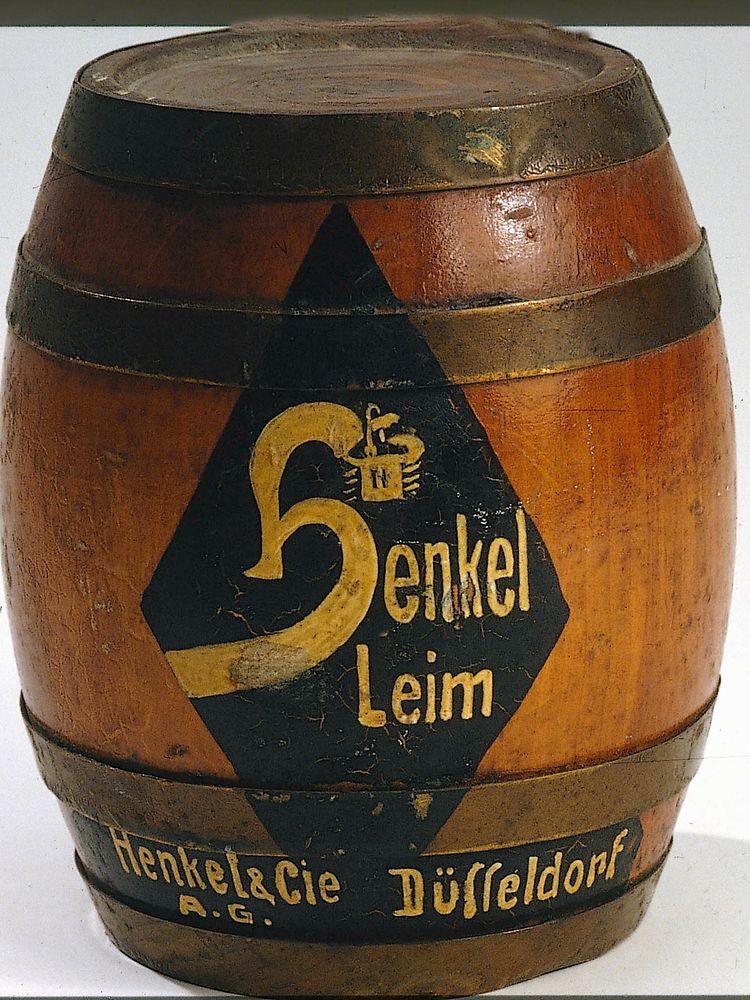 Adhesives barrel from 1925.
