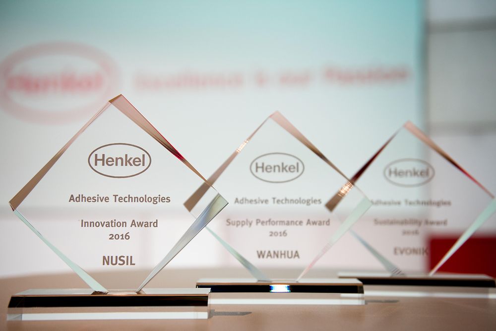 Henkel Adhesive Technologies Supplier Awards 2016 für Wanhua, NuSil und Evonik