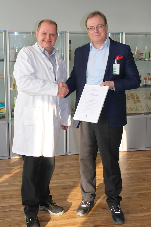 
Henkel receives RafCycle partner certificate from UPM Raflatac