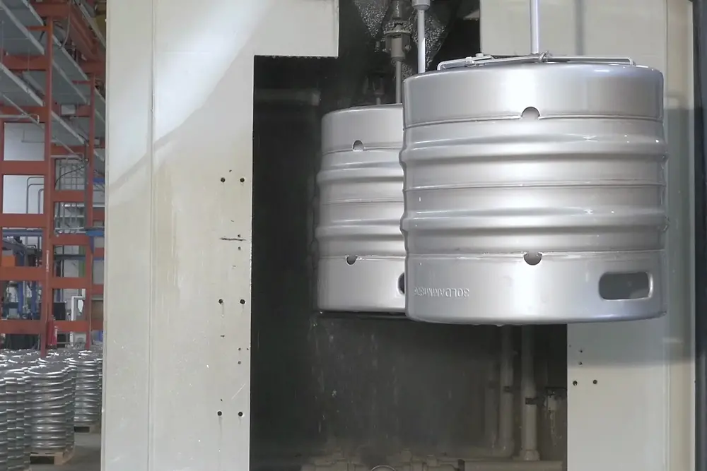 Kegs leaving tunnel after pickling with nitric acid-free Bonderite C-CP 1300