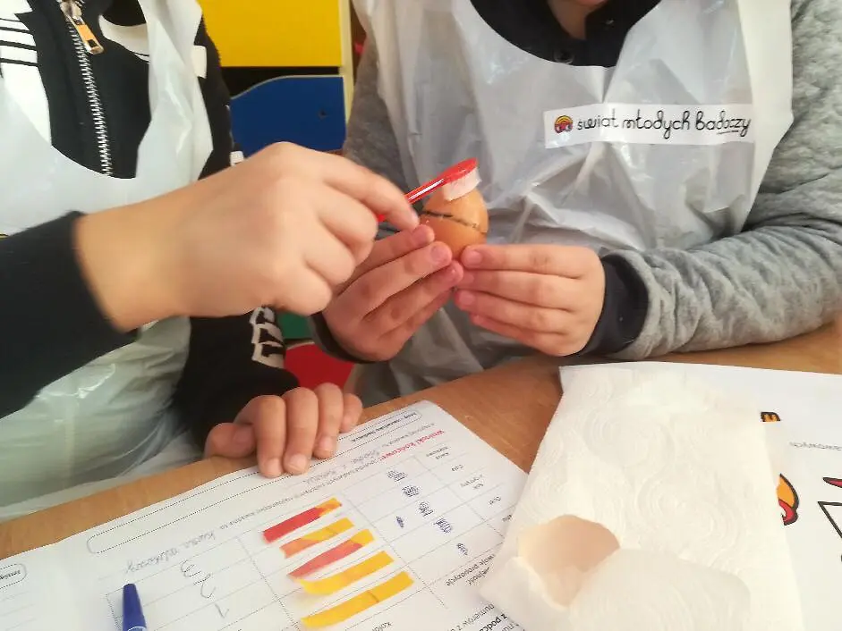 Program „Świat Młodych Badaczy” ponownie zawitał do szkół podstawowych w Dzierżoniowie